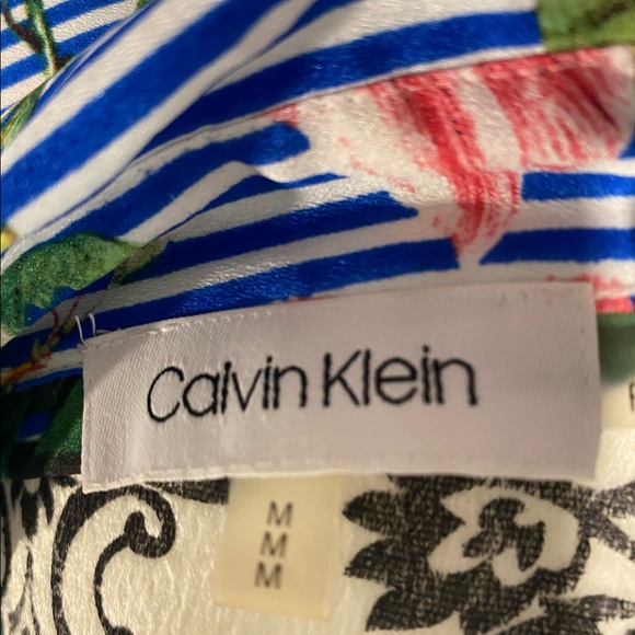 Beautiful medium Calvin Klein blouse - Picture 2 of 4